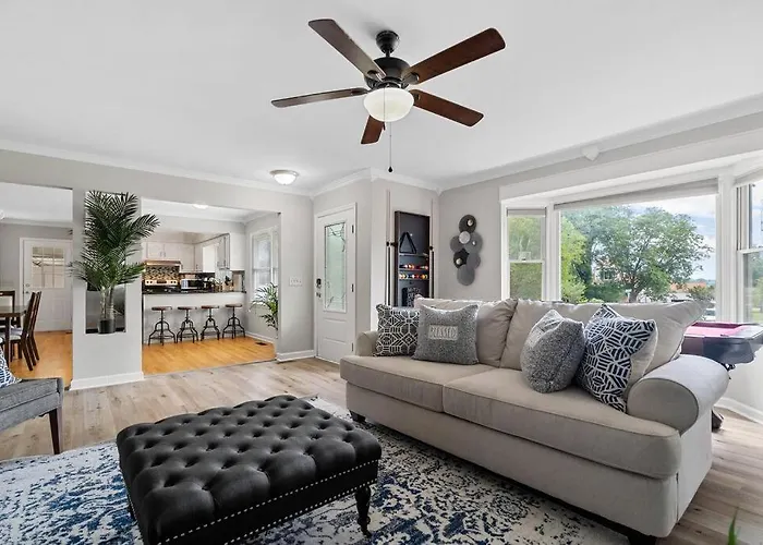 Cozy Lake Home - Jacuzzi King Bed Marina Access